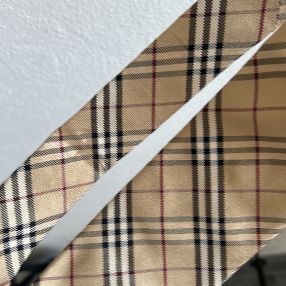 Authentic Vintage Burberry Tie - Picture 2 of 3